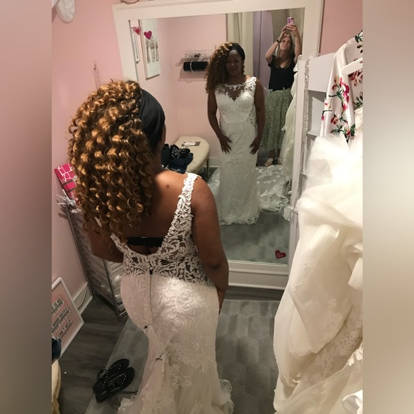 Maggie Sottero Lydia Anne Wedding Dress - Picture 5 of 16